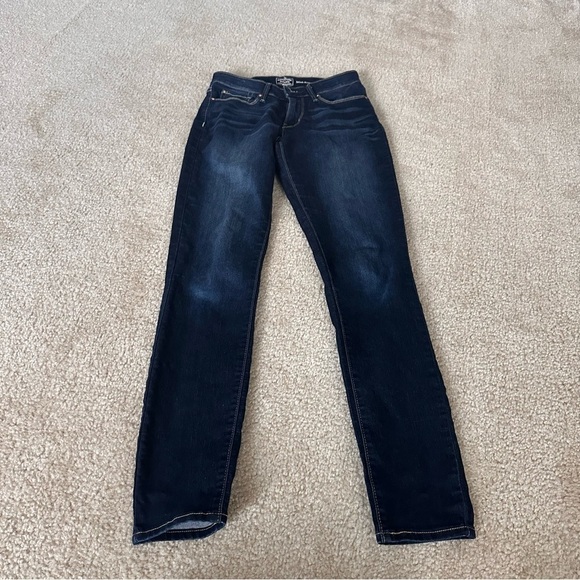 EUC Women’s Levi’s Mid-Rise Skinny Jeans! - Picture 1 of 5